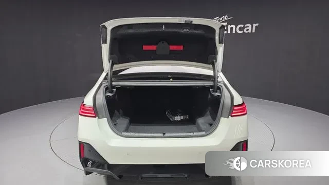 BMW 5 Series (G60) id 3467110 из Кореи 11