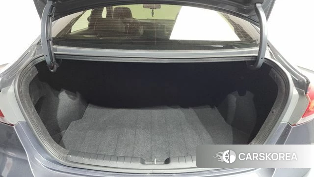 Hyundai Avante AD id 3834792 из Кореи 11