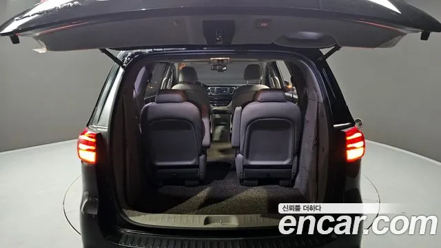 Kia The New Carnival id 2356543 из Кореи 11