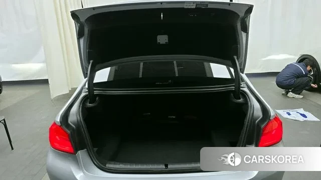 BMW 5 Series (G30) id 3546882 из Кореи 11