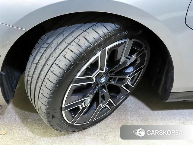 BMW 5 Series (G60) id 4298576 из Кореи 11