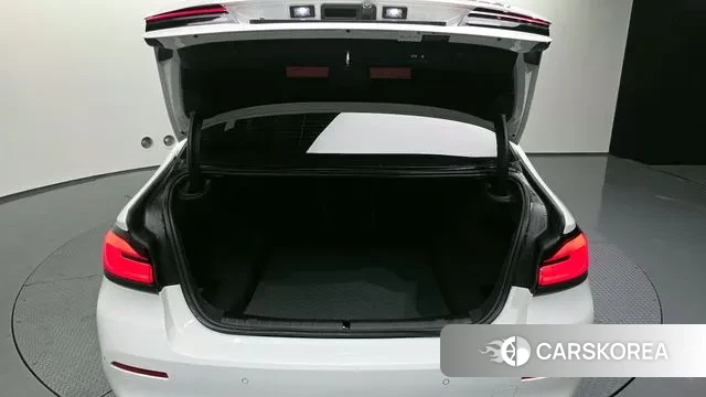 BMW 5 Series (G30) id 3468798 из Кореи 11