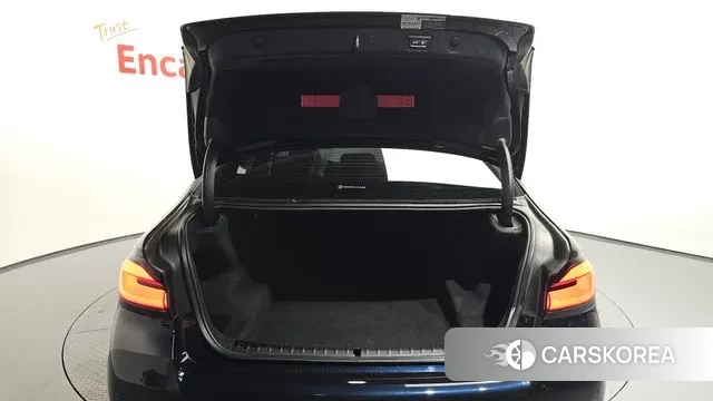 BMW 5 Series (G30) id 3454107 из Кореи 11