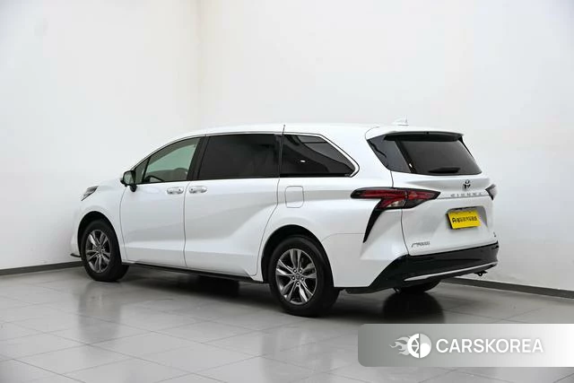 Toyota Saina id 4261986 из Китая 11