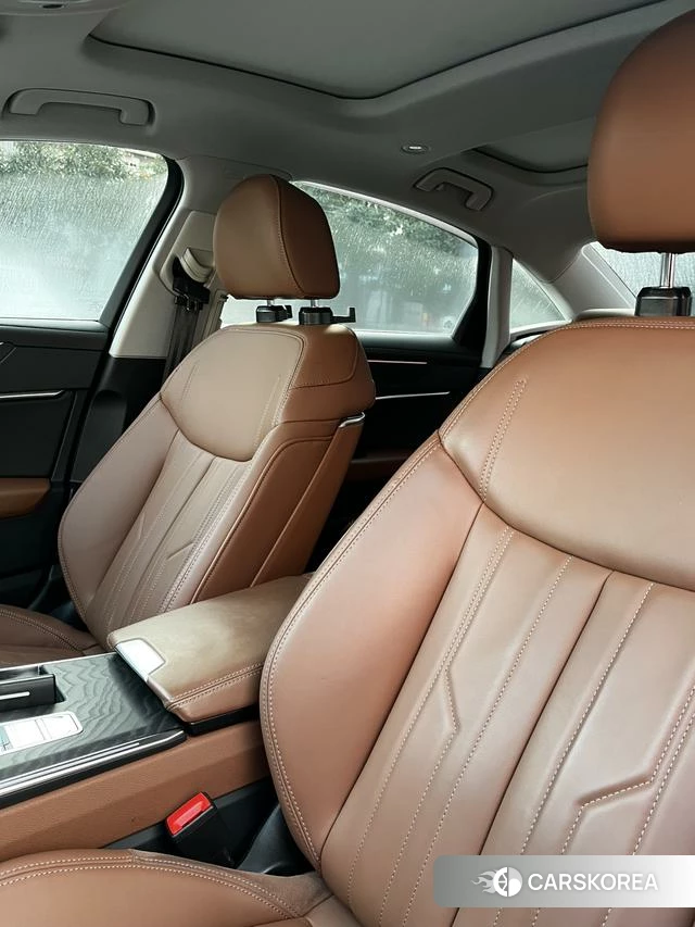 Audi A6L id 3856106 из Китая 11