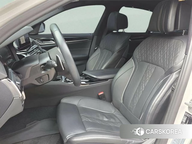 BMW 5 Series (G30) id 3833950 из Кореи 11