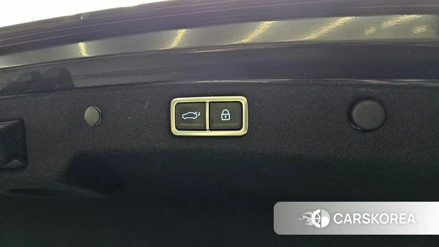 Hyundai Grandeur (GN7) id 3811029 из Кореи 11