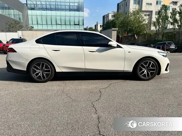 BMW 5 Series (G60) id 2984000 из Кореи 11