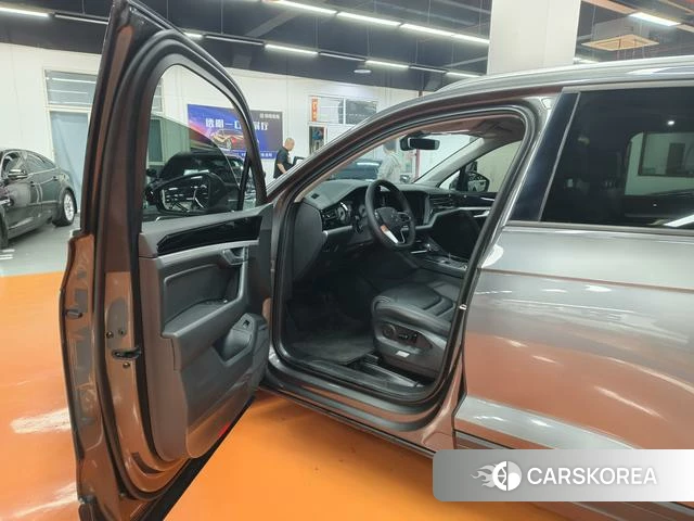 Volkswagen Touareg id 4190422 из Китая 11
