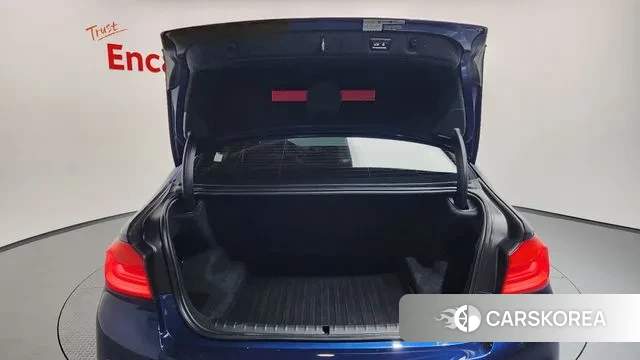 BMW 5 Series (G30) id 3357430 из Кореи 11