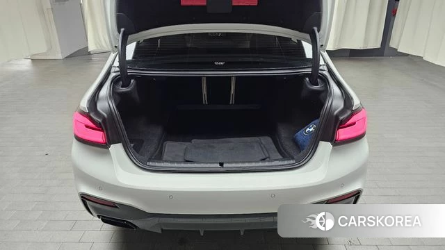 BMW 5 Series (G30) id 3942252 из Кореи 11