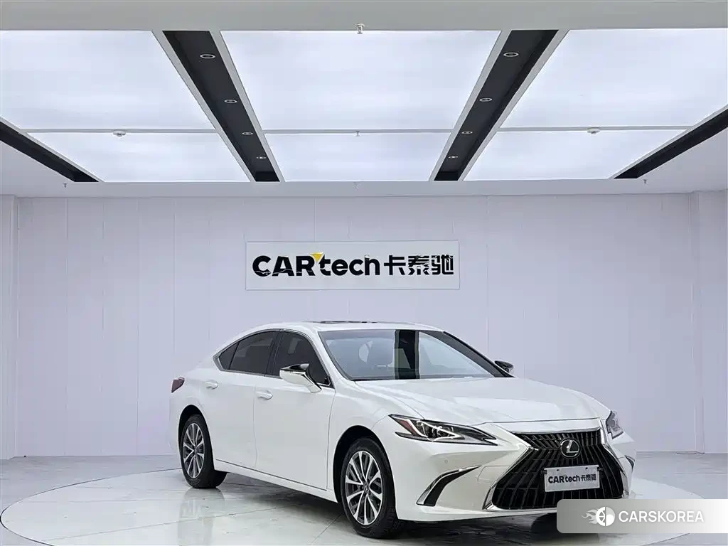 Lexus ES id 4576385 из Китая 11