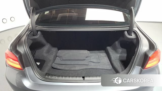 BMW 5 Series (G30) id 4417278 из Кореи 11