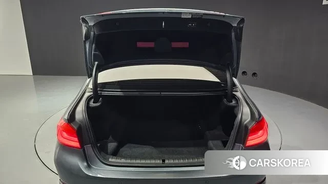 BMW 5 Series (G30) id 3345364 из Кореи 11