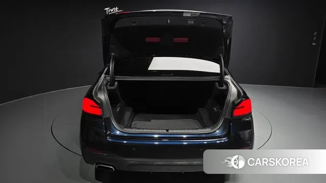 BMW 5 Series (G30) id 3447518 из Кореи 11