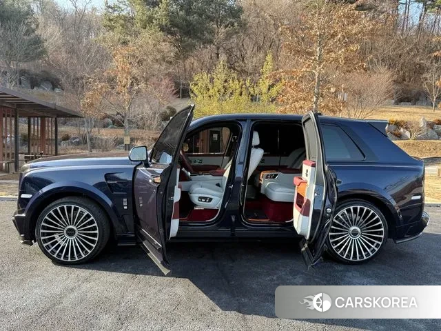 Rolls-Royce Cullinan id 3695533 из Кореи 11