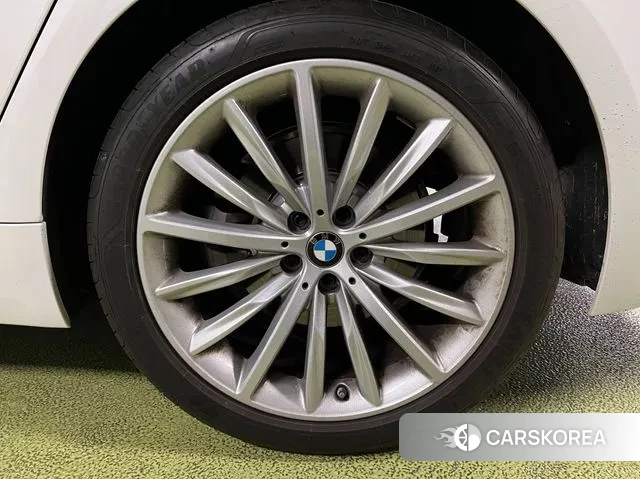 BMW 5 Series (G30) id 3770247 из Кореи 11