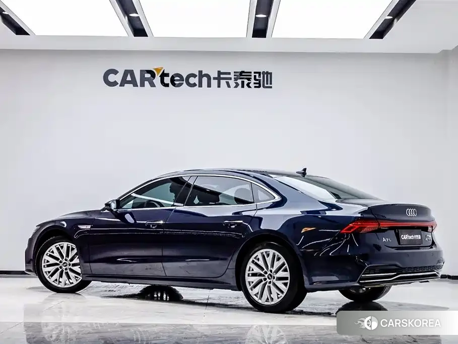 Audi A7L id 4538692 из Китая 11