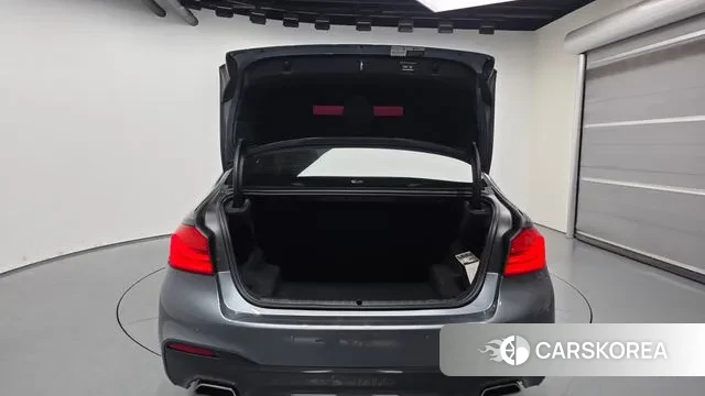 BMW 5 Series (G30) id 3514765 из Кореи 11