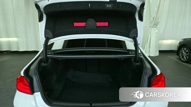 BMW 5 Series (G30) id 3844866 из Кореи 11