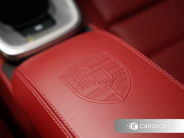 Porsche 911(992) id 4179681 из Кореи 11