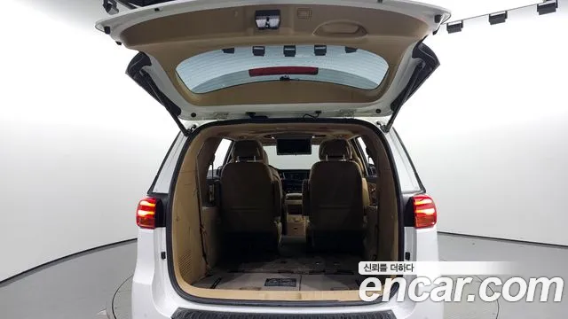 Kia The New Carnival id 2710342 из Кореи 11