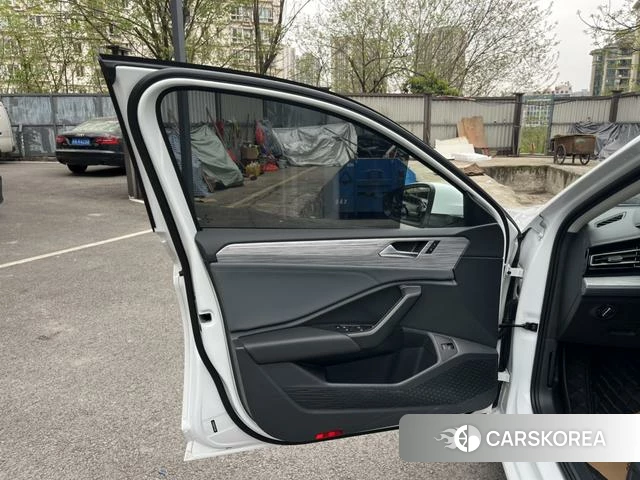 Volkswagen Sagitar id 4272101 из Китая 11