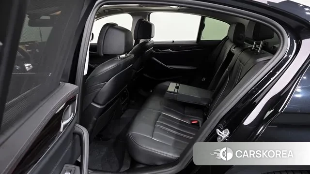 BMW 5 Series (G30) id 3026936 из Кореи 11