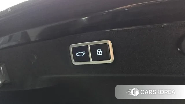 Hyundai Grandeur (GN7) id 3689838 из Кореи 11