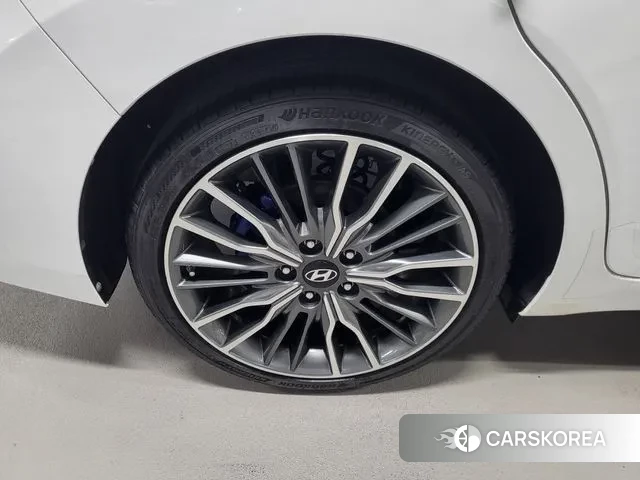 Hyundai Avante AD id 3029503 из Кореи 11