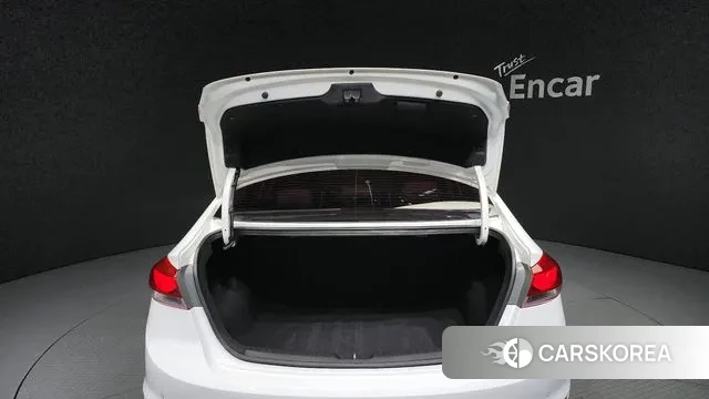 Hyundai Avante AD id 2961780 из Кореи 11