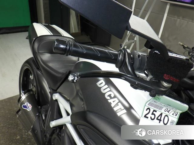 Ducati DIAVEL CARBON id 4229278 из Японии 11