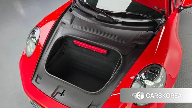 Porsche 911(992) id 4280446 из Кореи 11