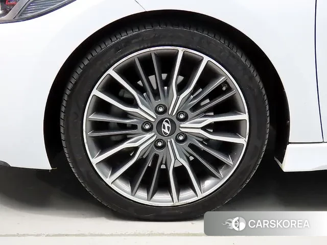 Hyundai Avante AD id 3480249 из Кореи 11