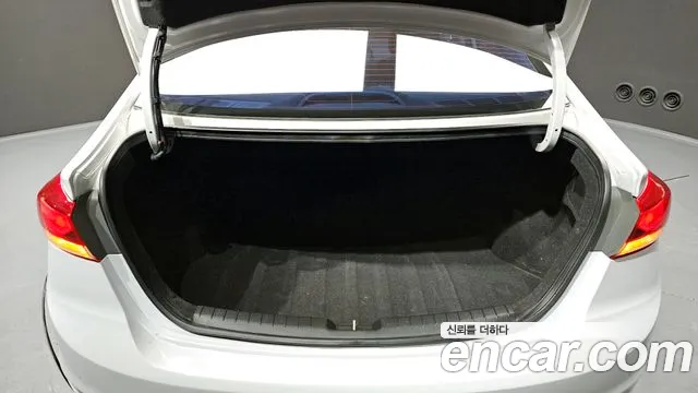 Hyundai Avante AD id 2384249 из Кореи 11