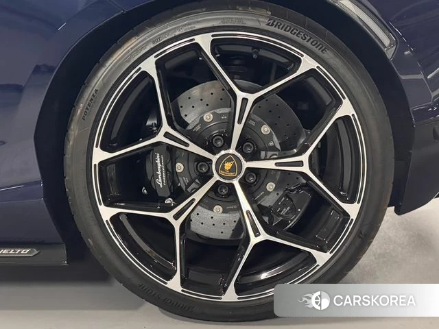 Lamborghini Revuelto id 3933677 из Кореи 11