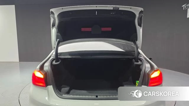 BMW 5 Series (G30) id 3820813 из Кореи 11