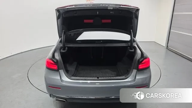 BMW 5 Series (G30) id 3711856 из Кореи 11