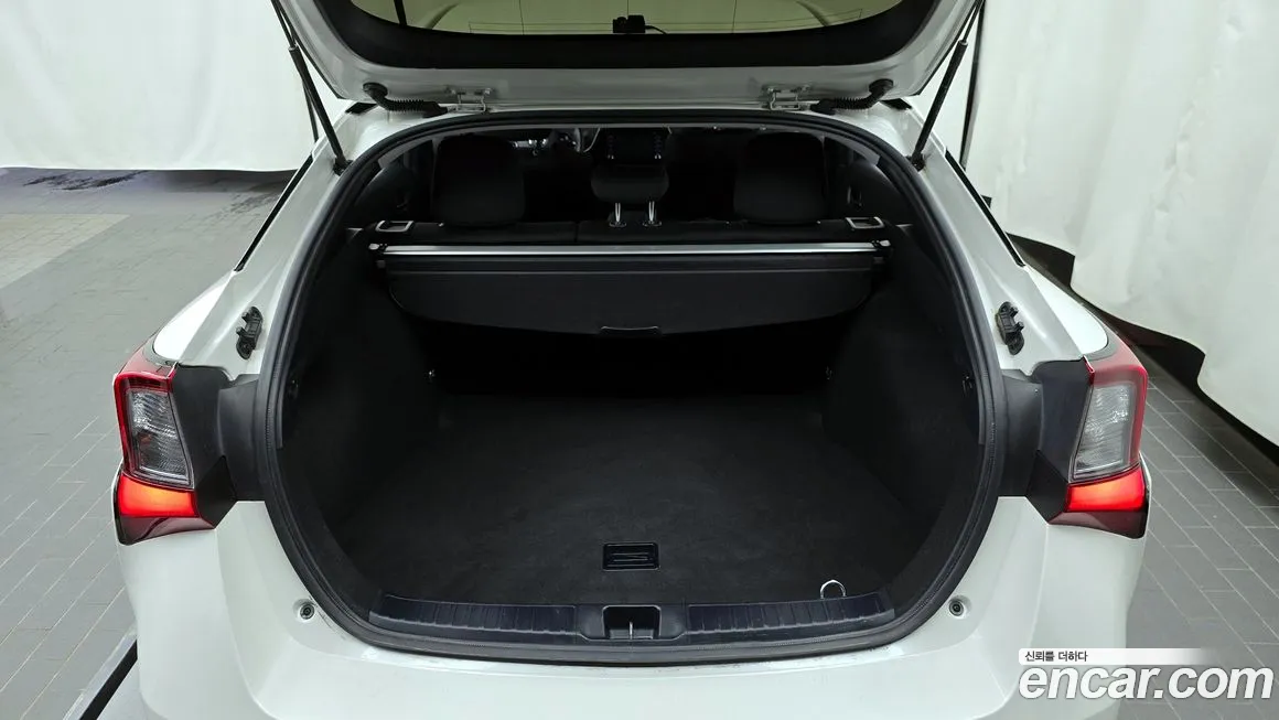 Toyota Prius 4th Generation id 1834770 из Кореи 11