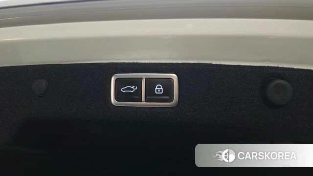 Hyundai Grandeur (GN7) id 3858913 из Кореи 11