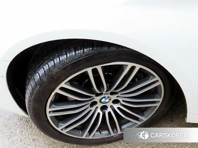 BMW 5 Series (G30) id 3916571 из Кореи 11