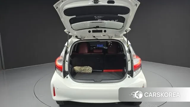 Toyota Prius C id 3499632 из Кореи 11