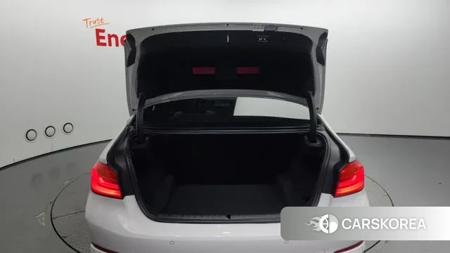 BMW 5 Series (G30) id 2966452 из Кореи 11