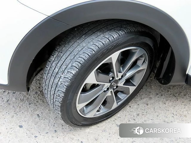 Kia Stonic id 3829035 из Кореи 11