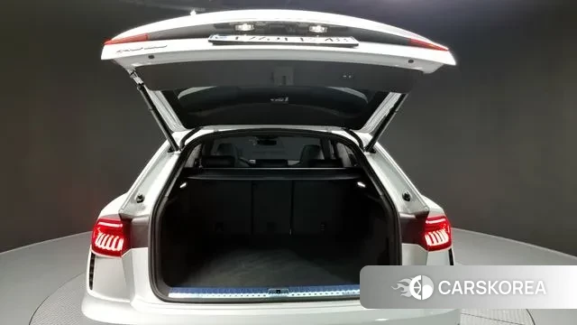 Audi RSQ8 (4M) id 2939807 из Кореи 11