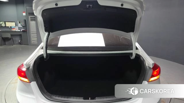 Hyundai Avante AD id 3861733 из Кореи 11