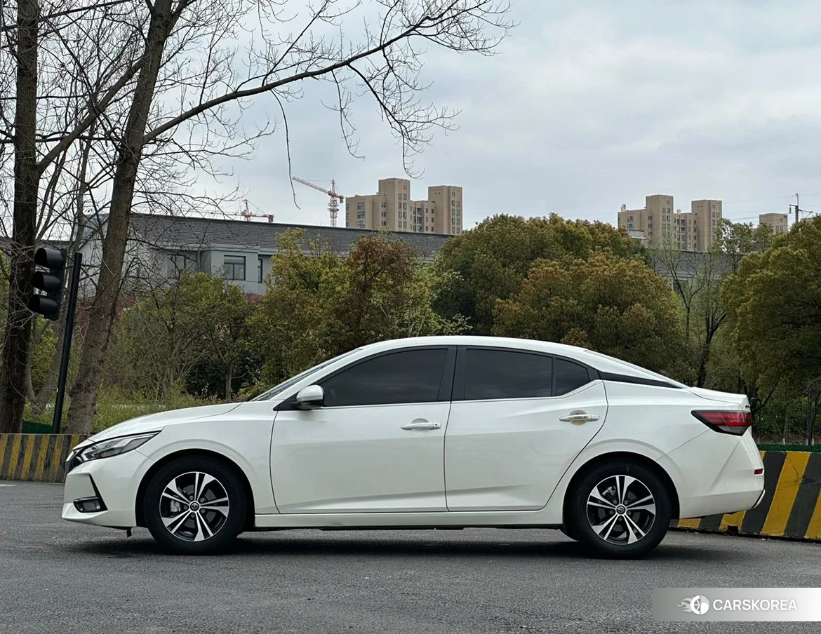 Nissan Xuan Yi id 4405761 из Китая 11