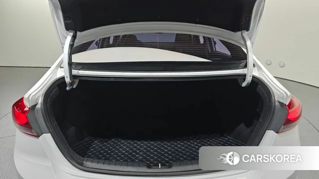 Hyundai Avante AD id 3886466 из Кореи 11