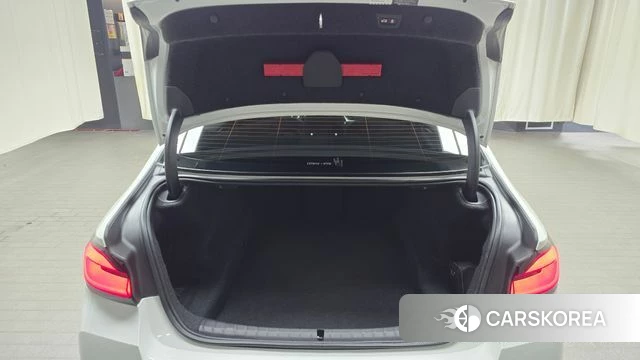 BMW 5 Series (G30) id 3843675 из Кореи 11