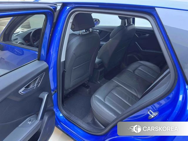 Audi Q2L id 4392117 из Китая 11